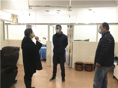 bat365中文官方网站赴新平县建兴乡、平掌乡卫生院开展一对一结对帮扶工作(图5)